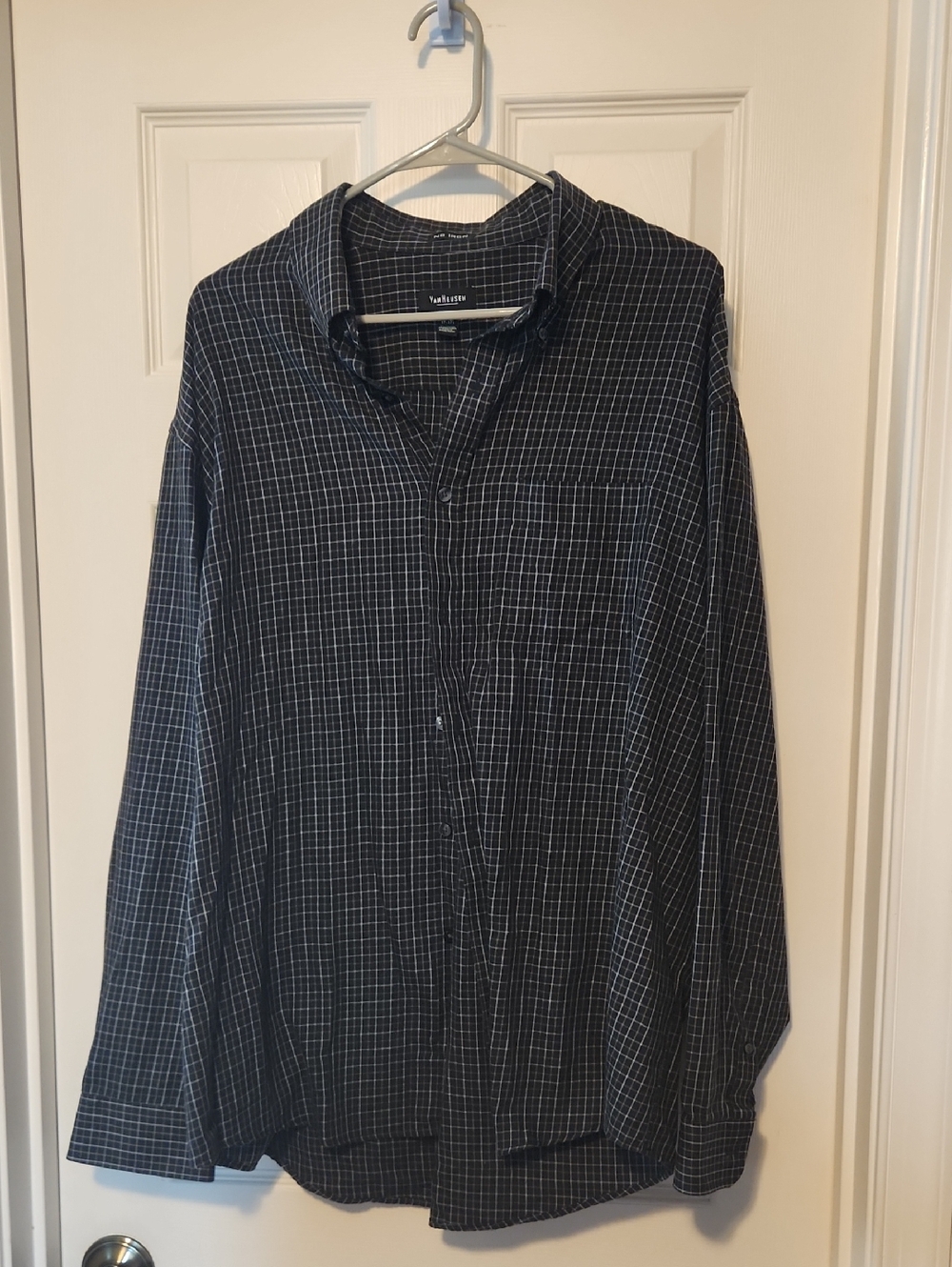 Van Heusen Men's Button Up Long Sleeve